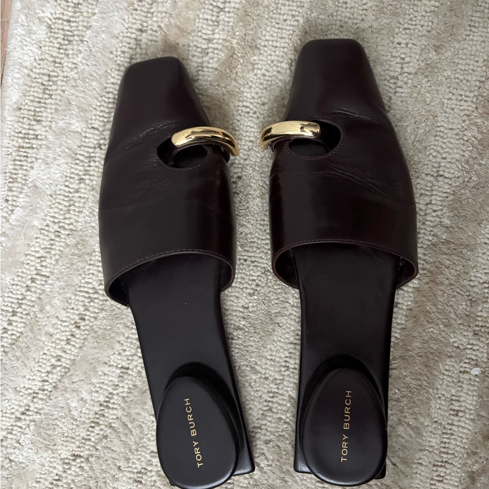 Tory Burch Pierced Mule in Plum/Gold